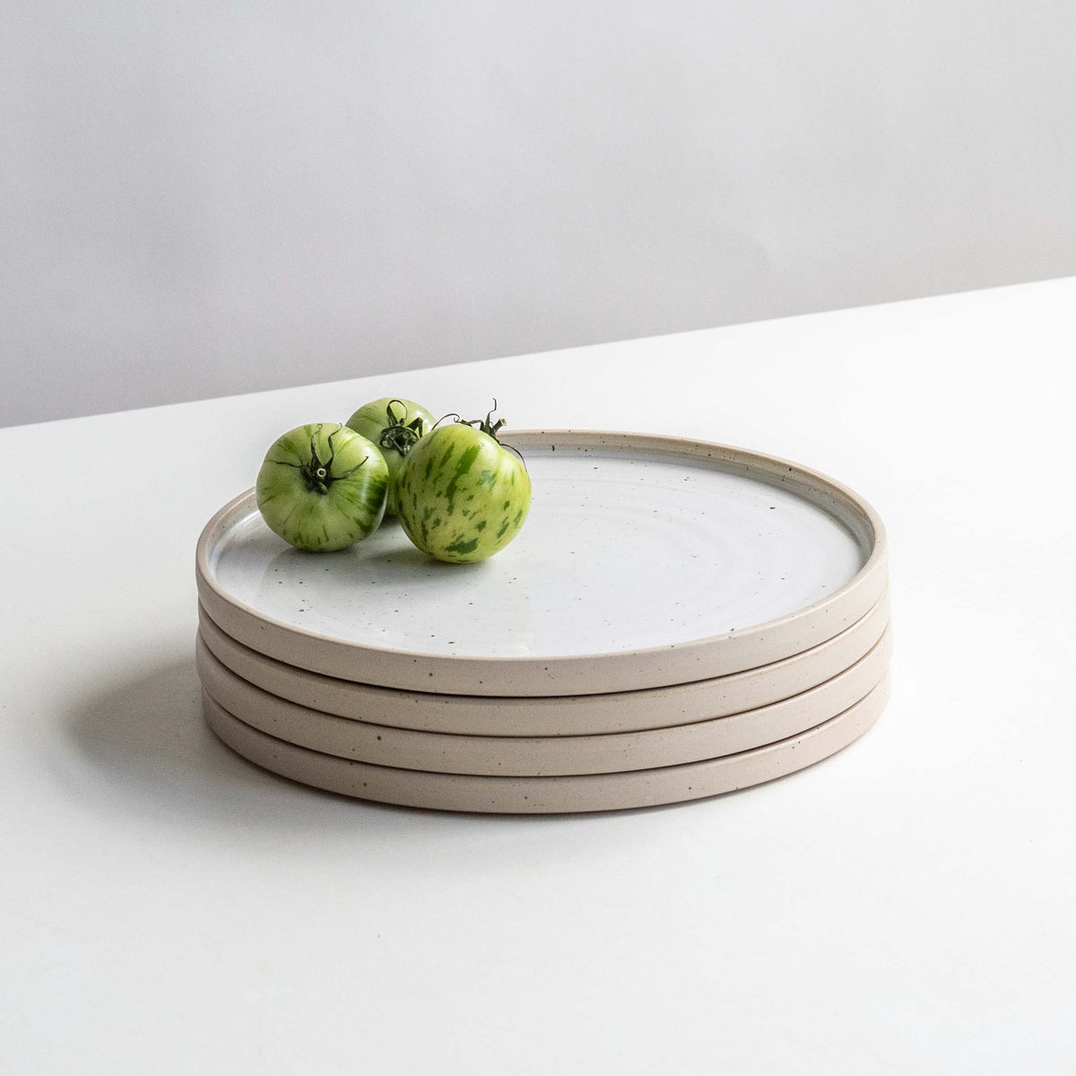 DESSERT PLATE WHITE SPECKLED