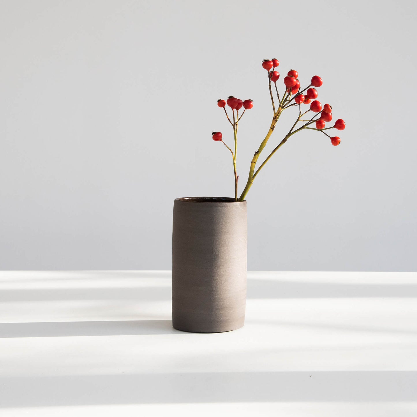 VASE DARK GRAY