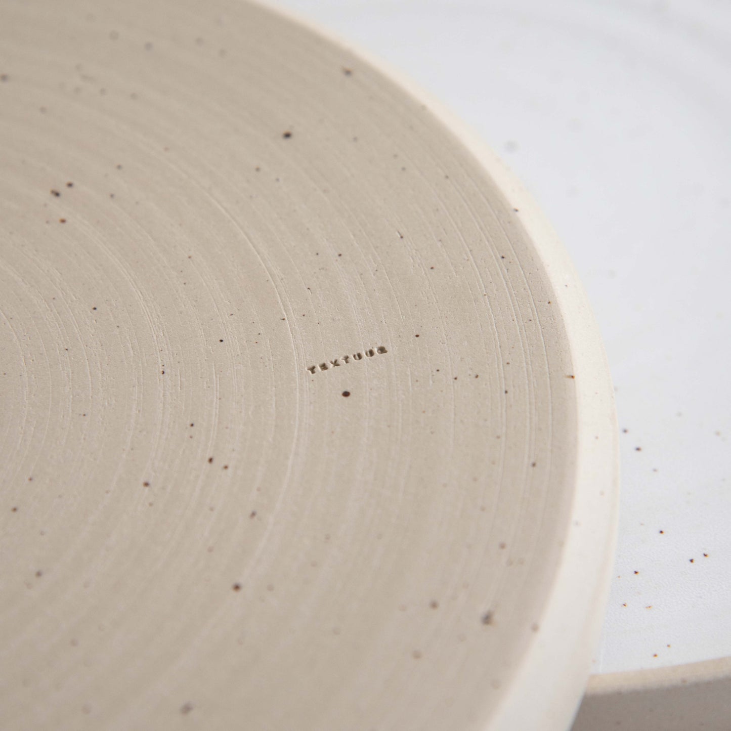 DESSERT PLATE WHITE SPECKLED