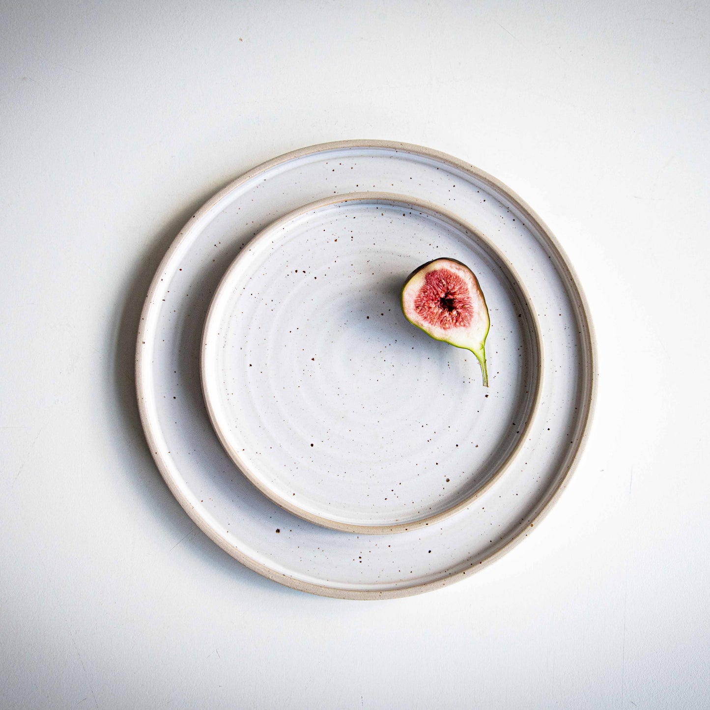 DESSERT PLATE WHITE SPECKLED