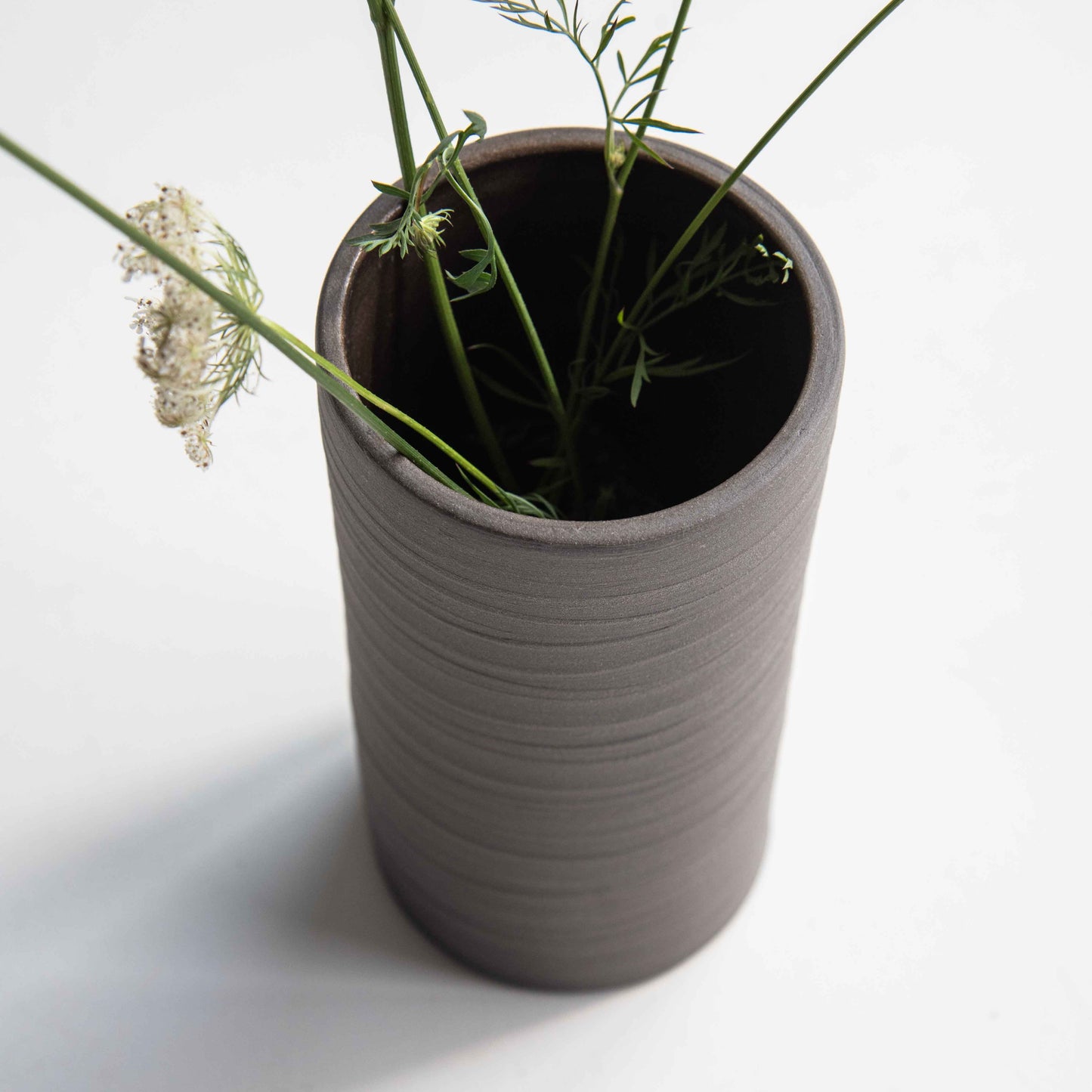 VASE DARK TEXTURE