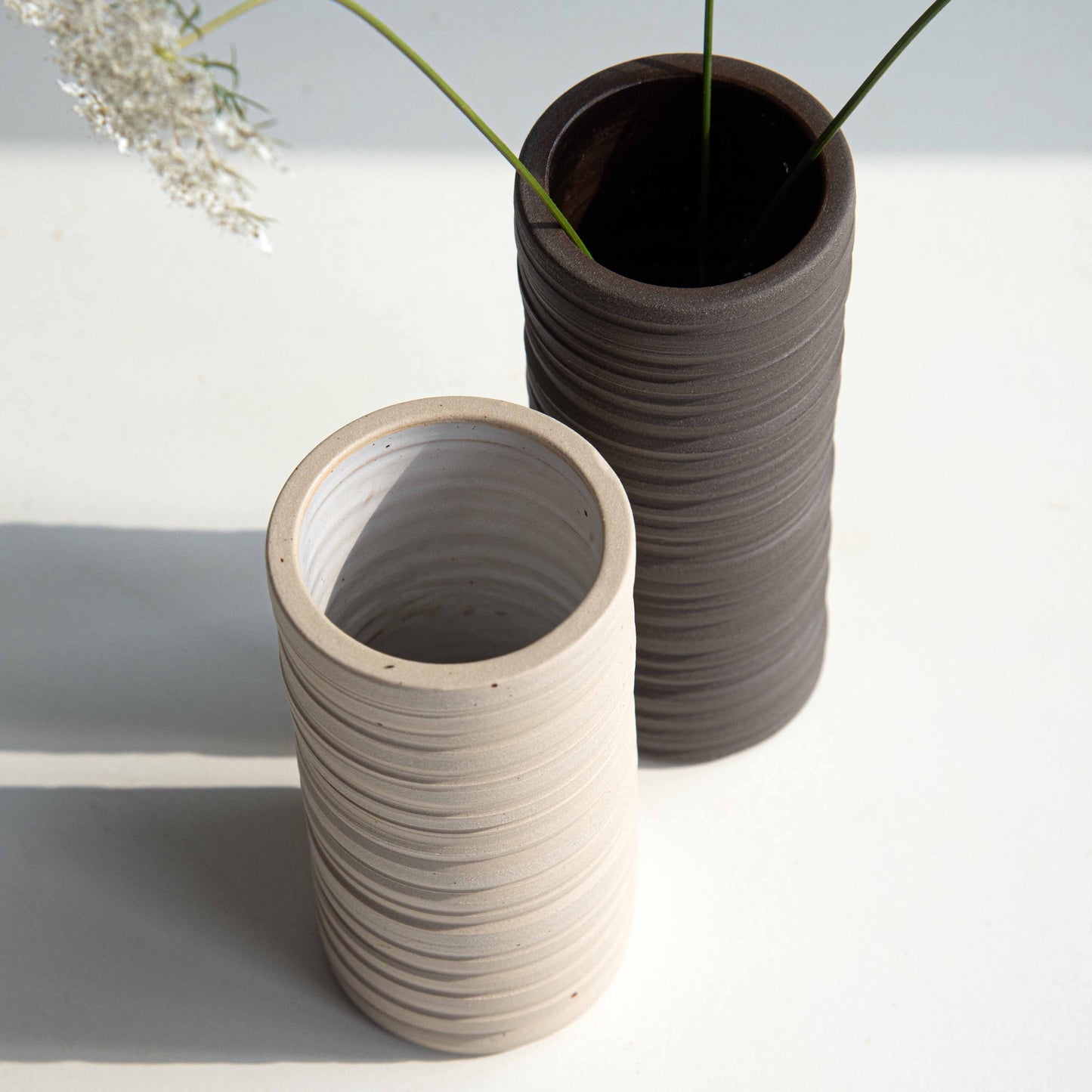 VASE DARK AND WHITE - set of 2