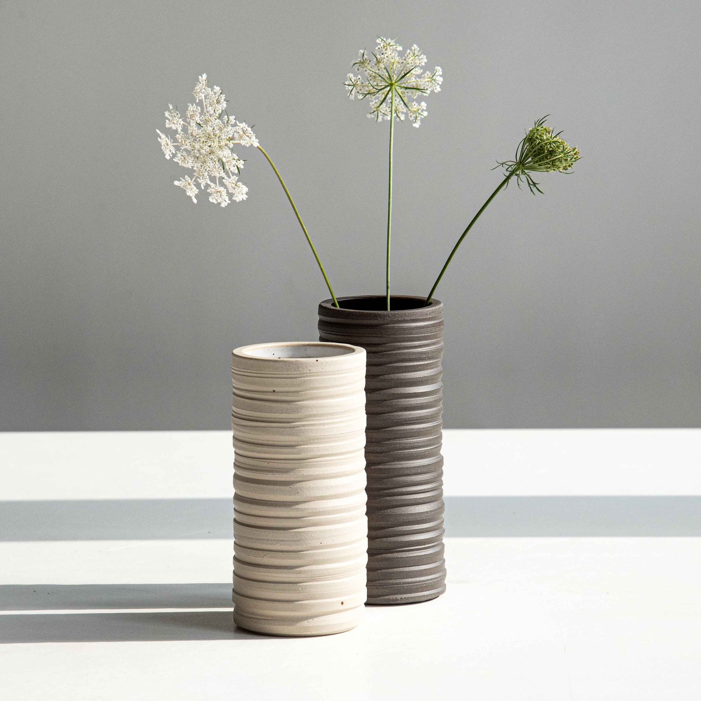 VASE DARK AND WHITE - set of 2
